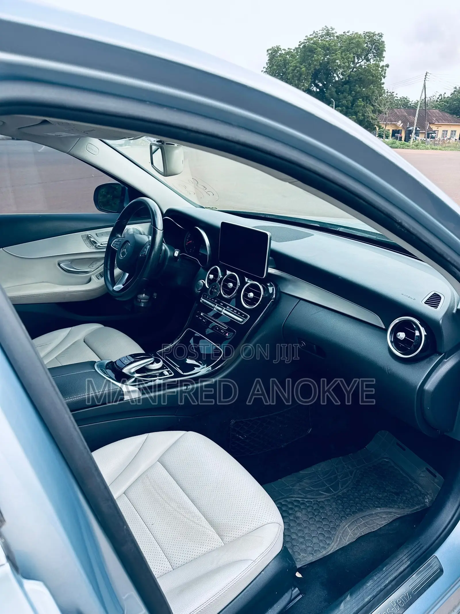 Mercedes-Benz C300 2018 Blue