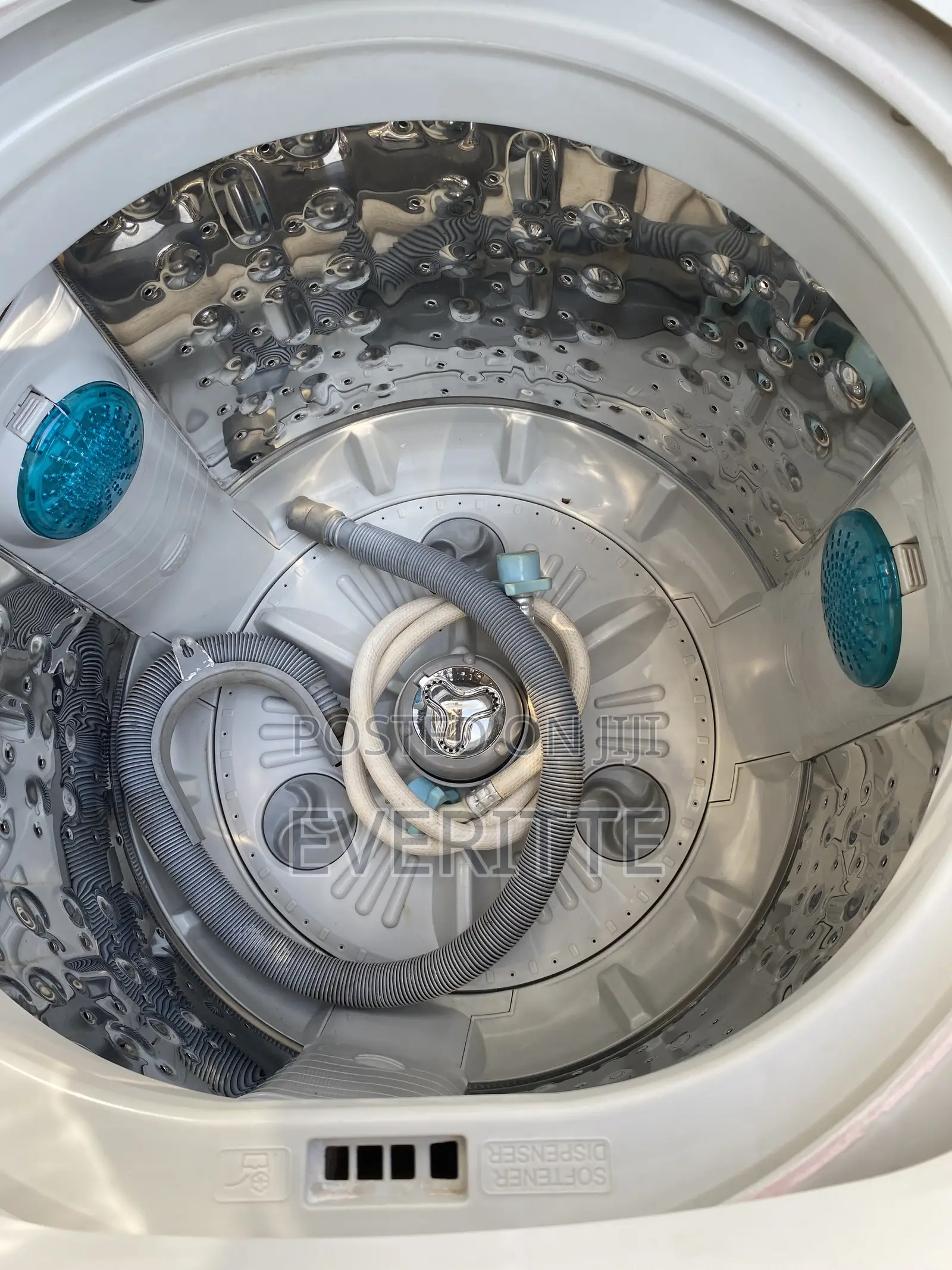 Neatly Used LG 9kg TurboDrum Washing Machine + Hoses