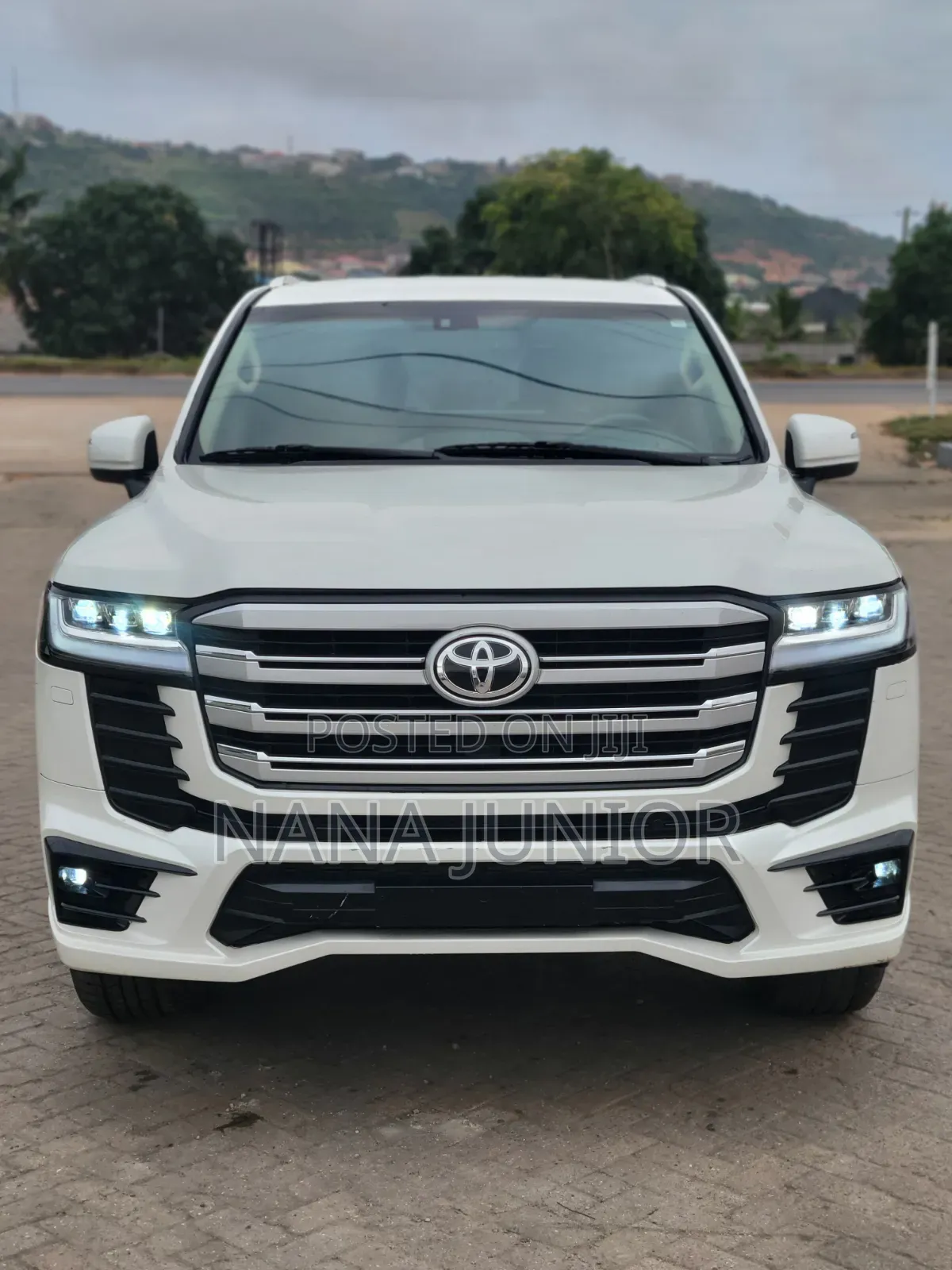 Toyota Land Cruiser 2015 White