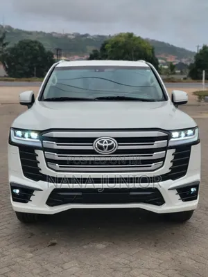 Toyota Land Cruiser 2015 White