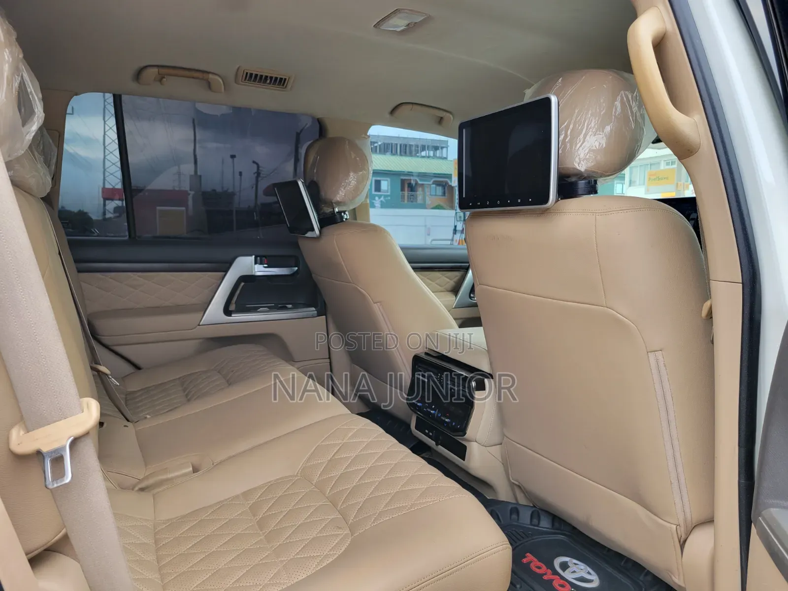 Toyota Land Cruiser 2015 White