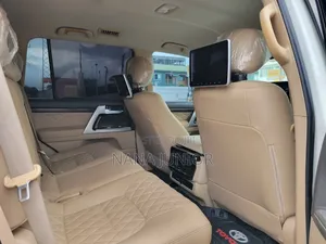 Toyota Land Cruiser 2015 White