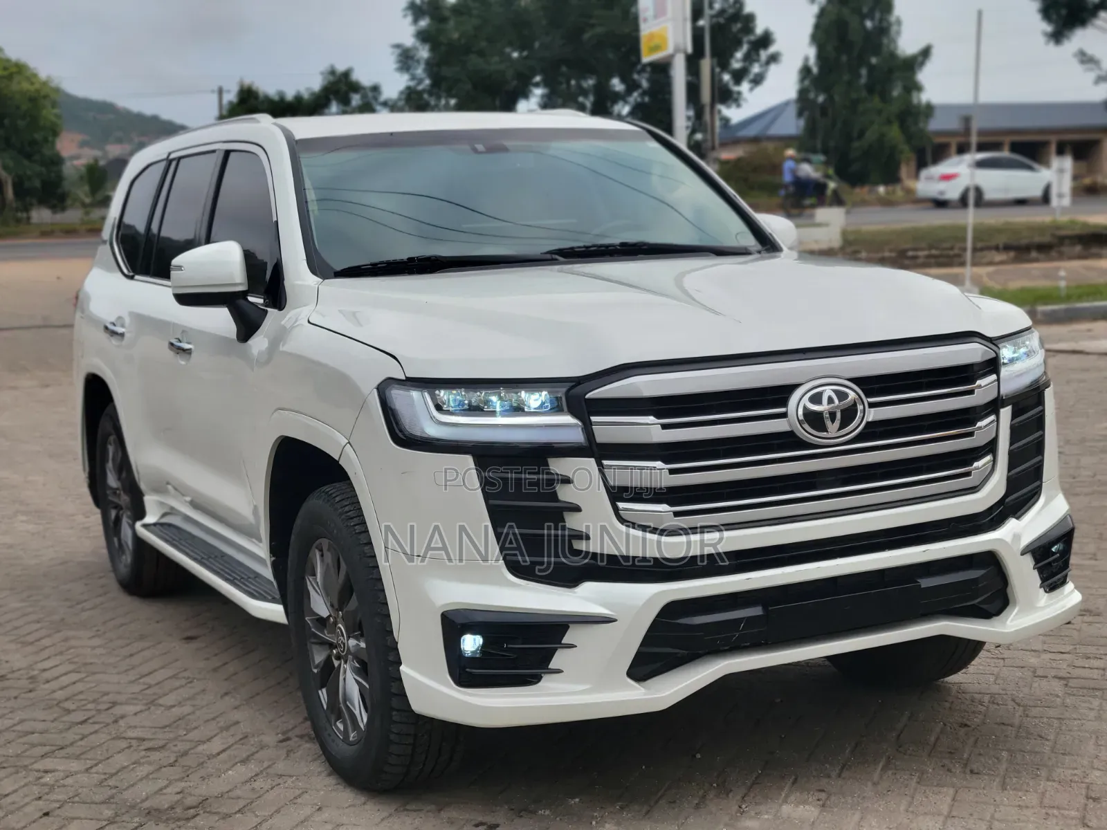 Toyota Land Cruiser 2015 White
