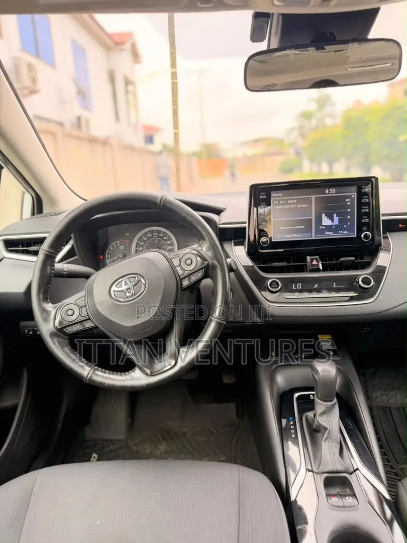 Toyota Corolla LE 2021 White