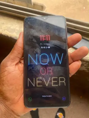 Samsung A10 32 GB Black