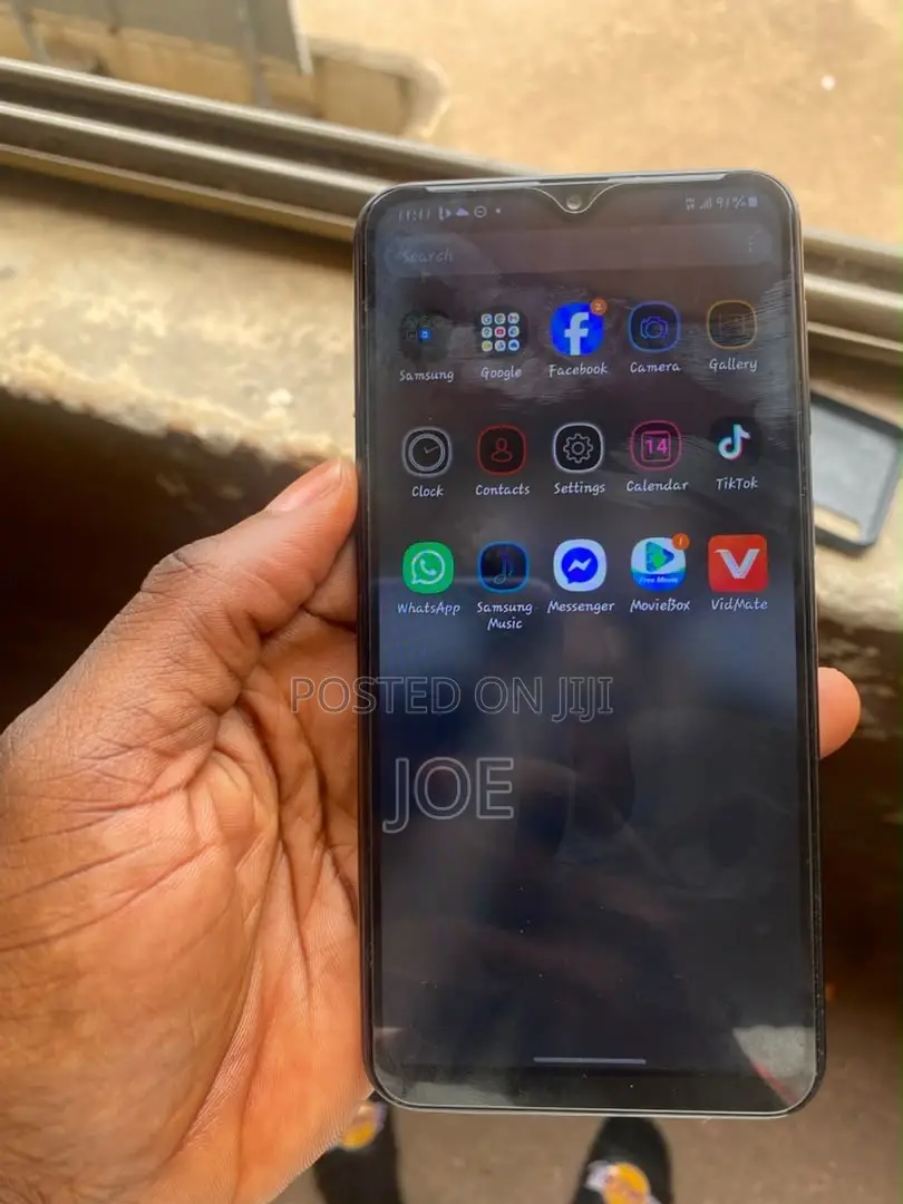 Samsung A10 32 GB Black