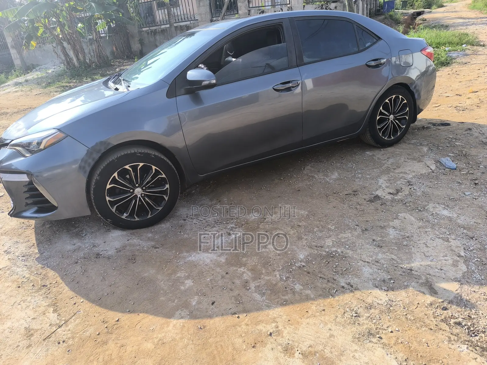 Toyota Corolla LE 4dr Sedan (1.8L 4cyl CVT) 2016 Gray