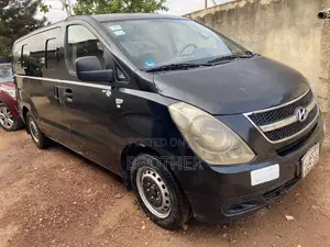 Hyundai H200 2009 Black