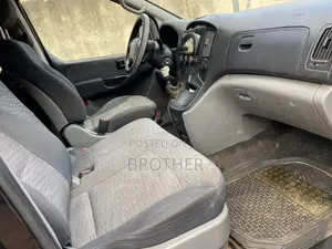 Hyundai H200 2009 Black