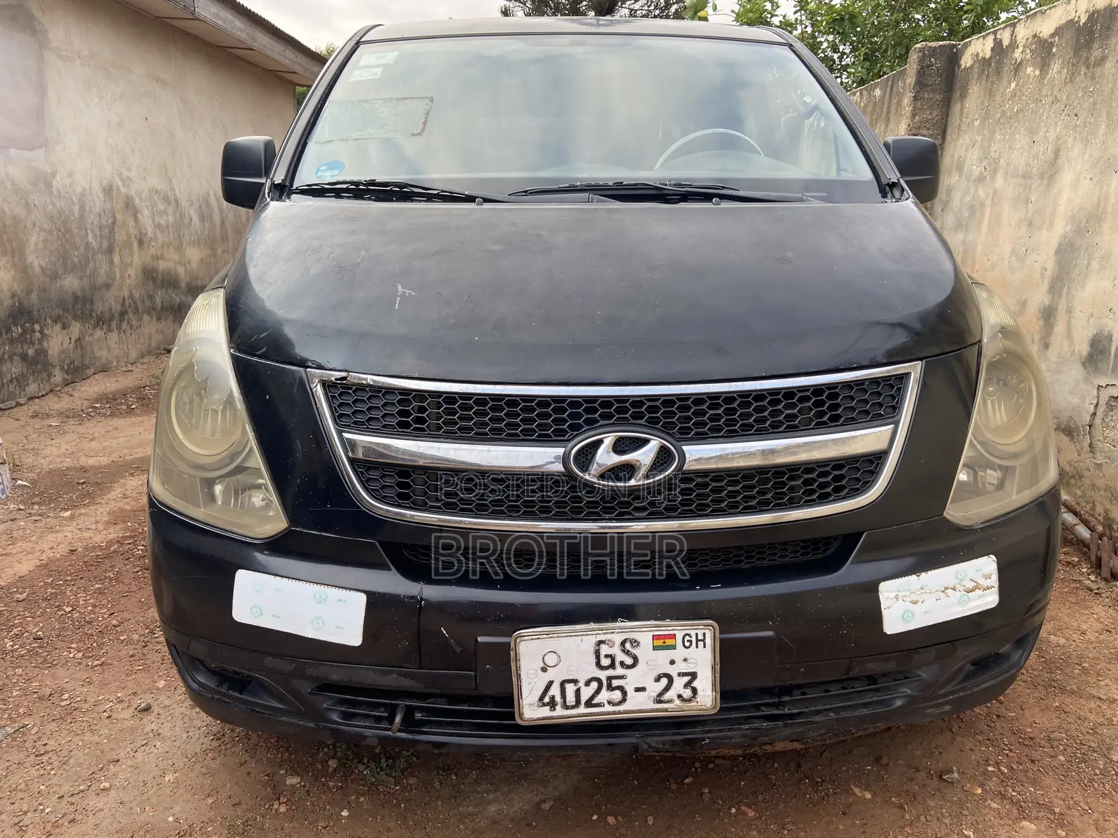 Hyundai H200 2009 Black
