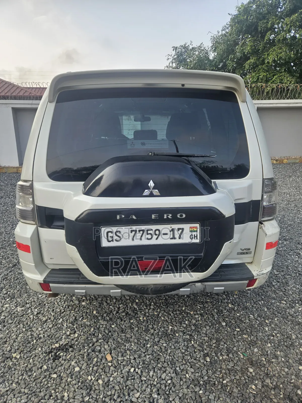Mitsubishi Pajero 2017 Off white