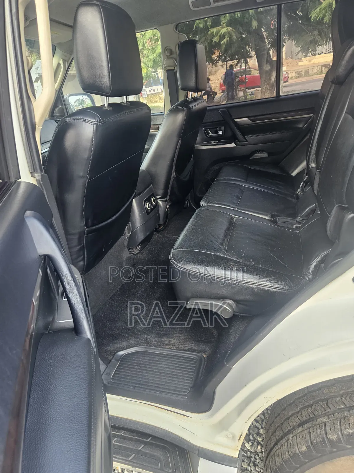 Mitsubishi Pajero 2017 Off white