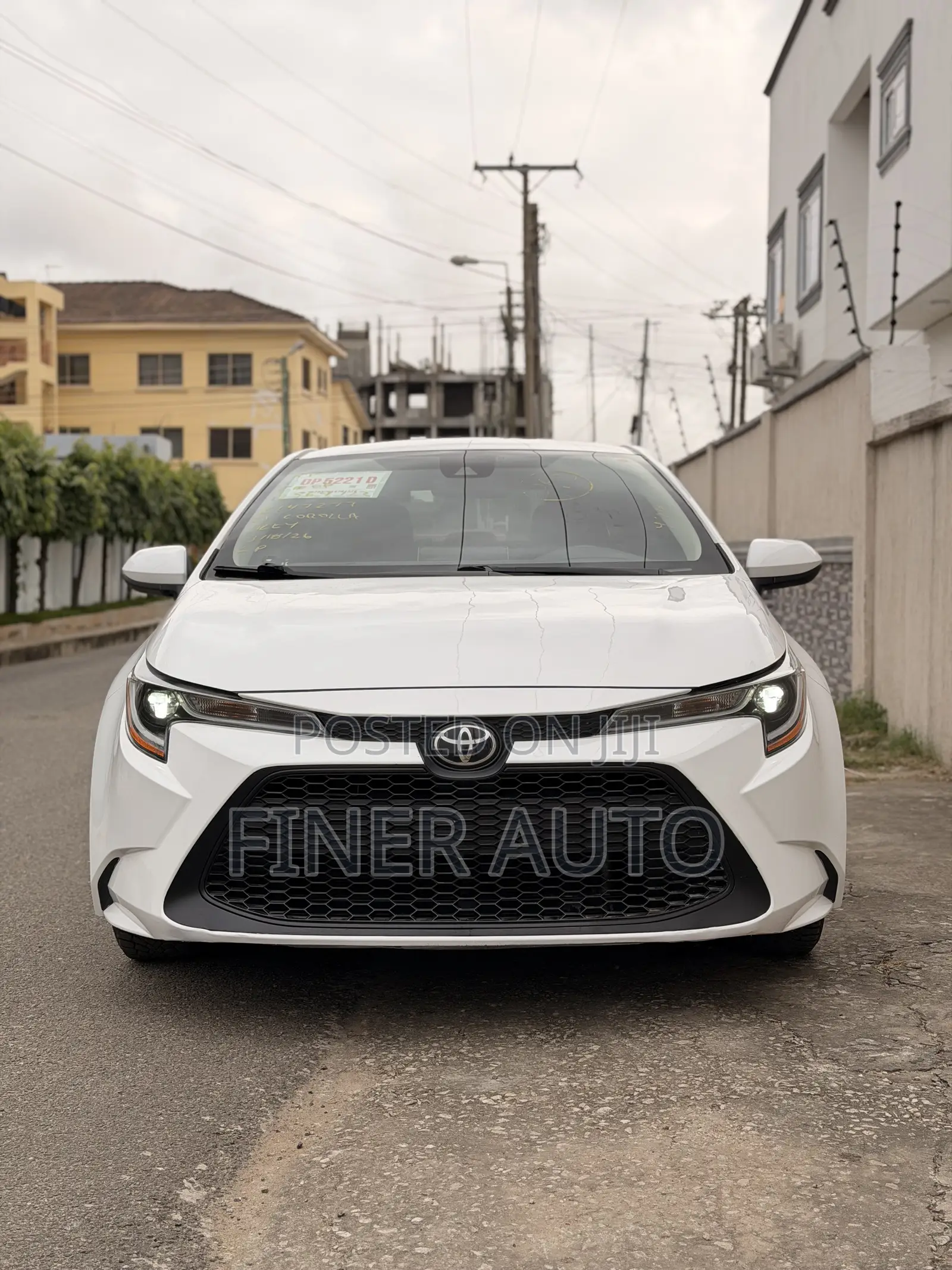 Toyota Corolla LE 2021 White
