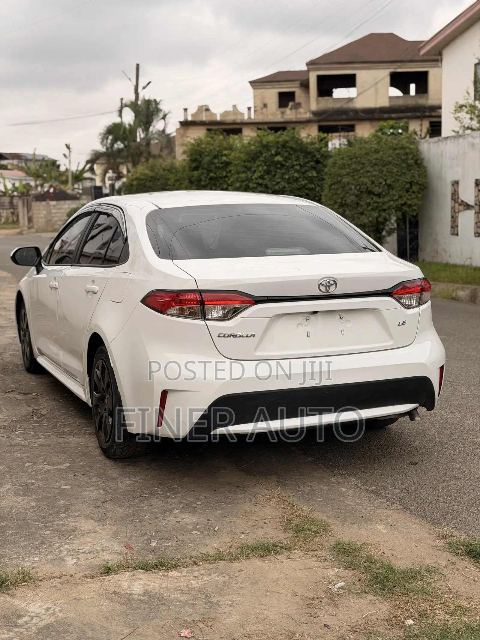 Toyota Corolla LE 2021 White