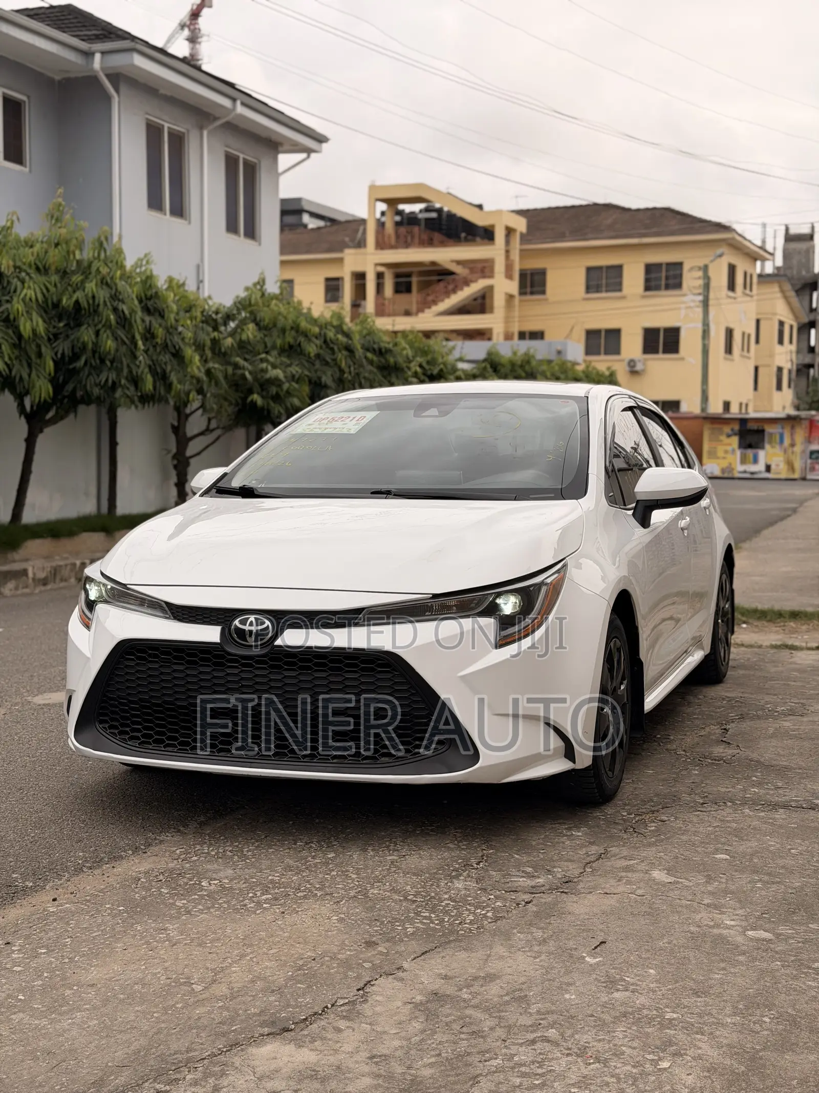 Toyota Corolla LE 2021 White