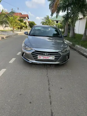Hyundai Elantra SEL 2018 Silver