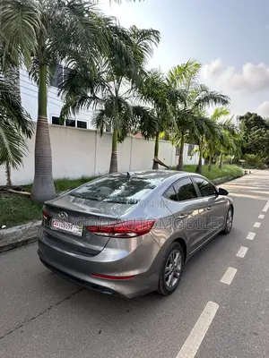Hyundai Elantra SEL 2018 Silver