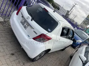 Toyota Yaris 2012 White