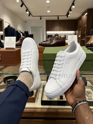 Timberland White Leather Casual Low-Top Sneaker.