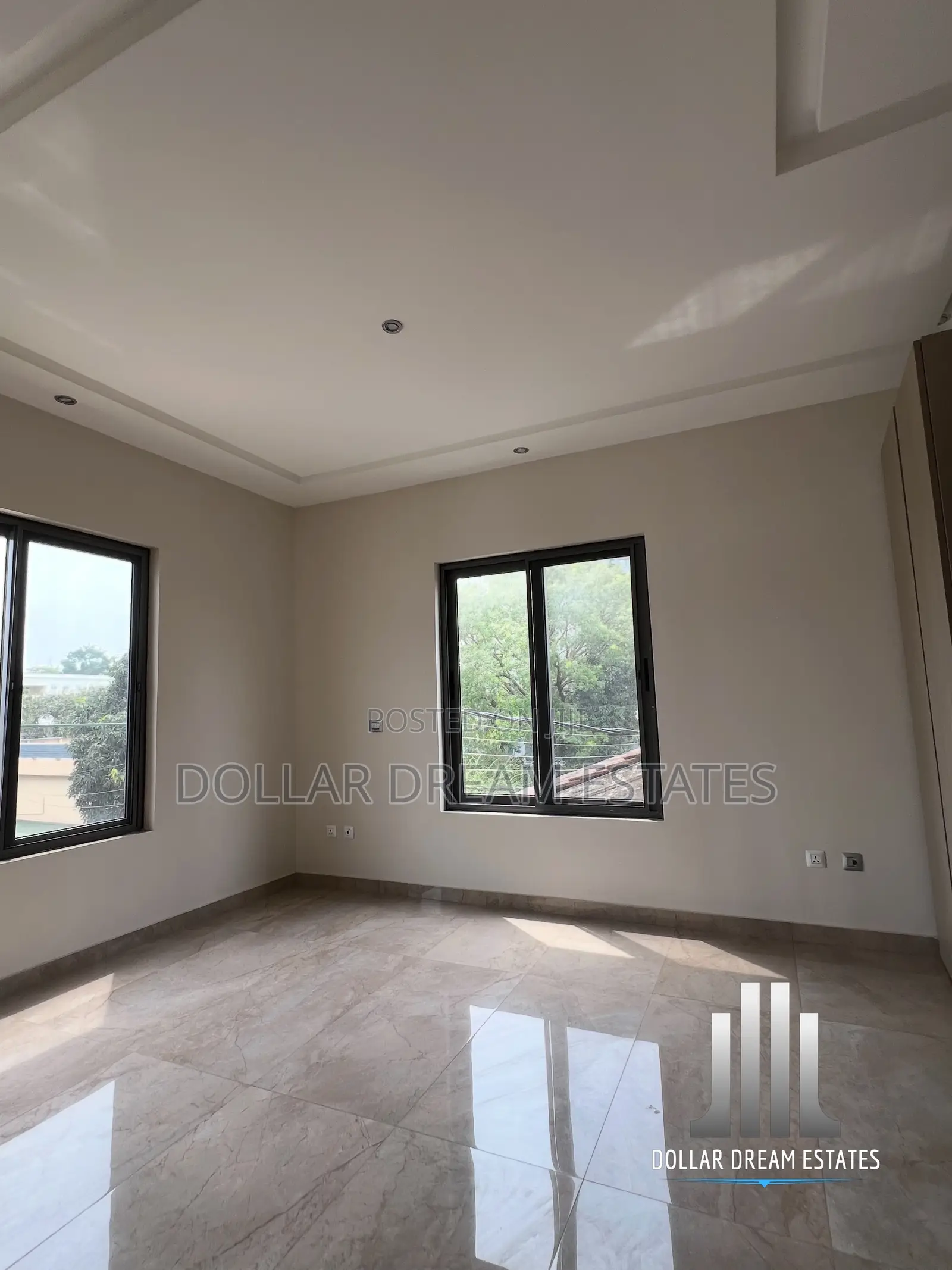 4bdrm Townhouse / Terrace in Airport Residential Area for rent