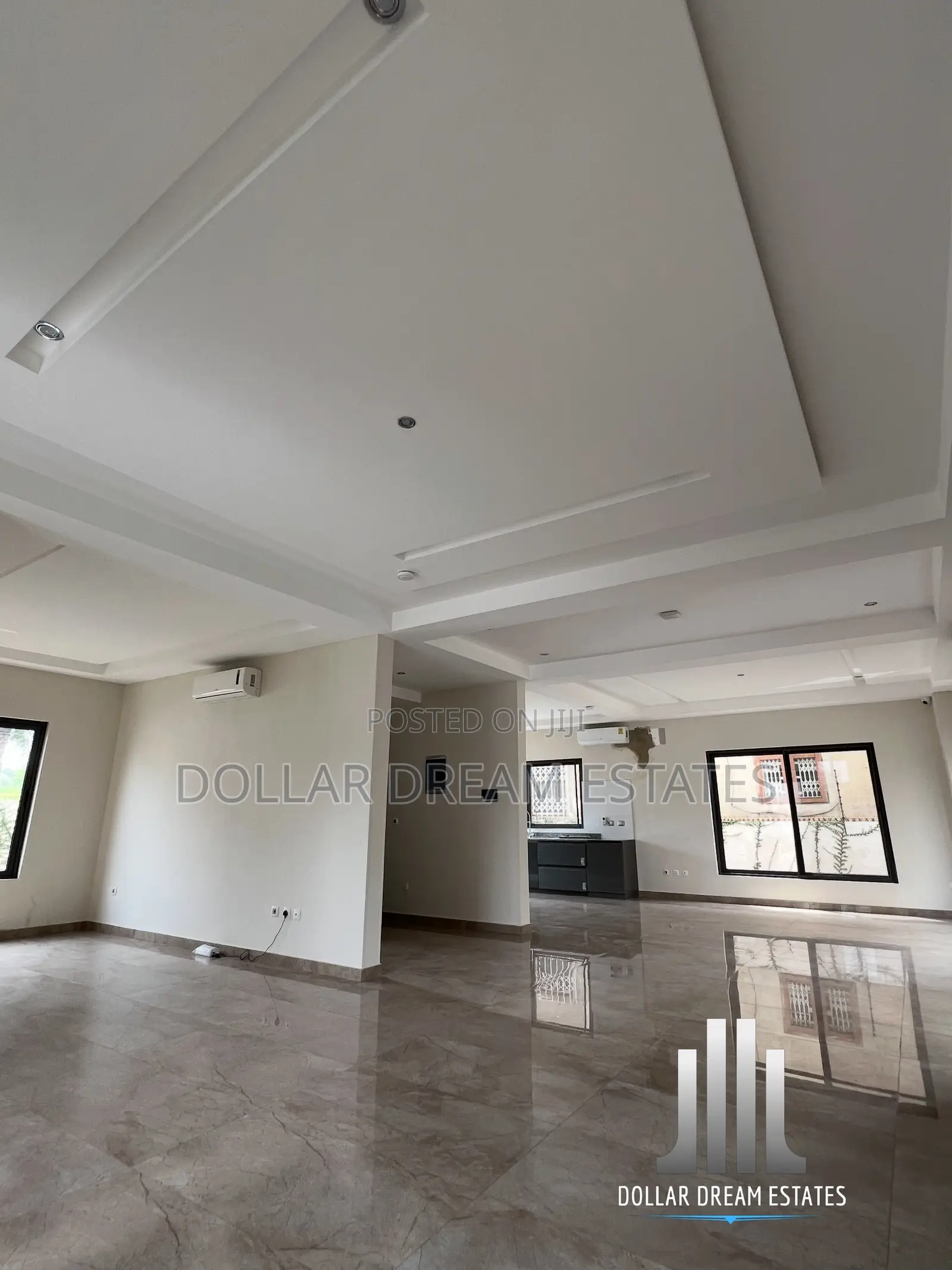 4bdrm Townhouse / Terrace in Airport Residential Area for rent