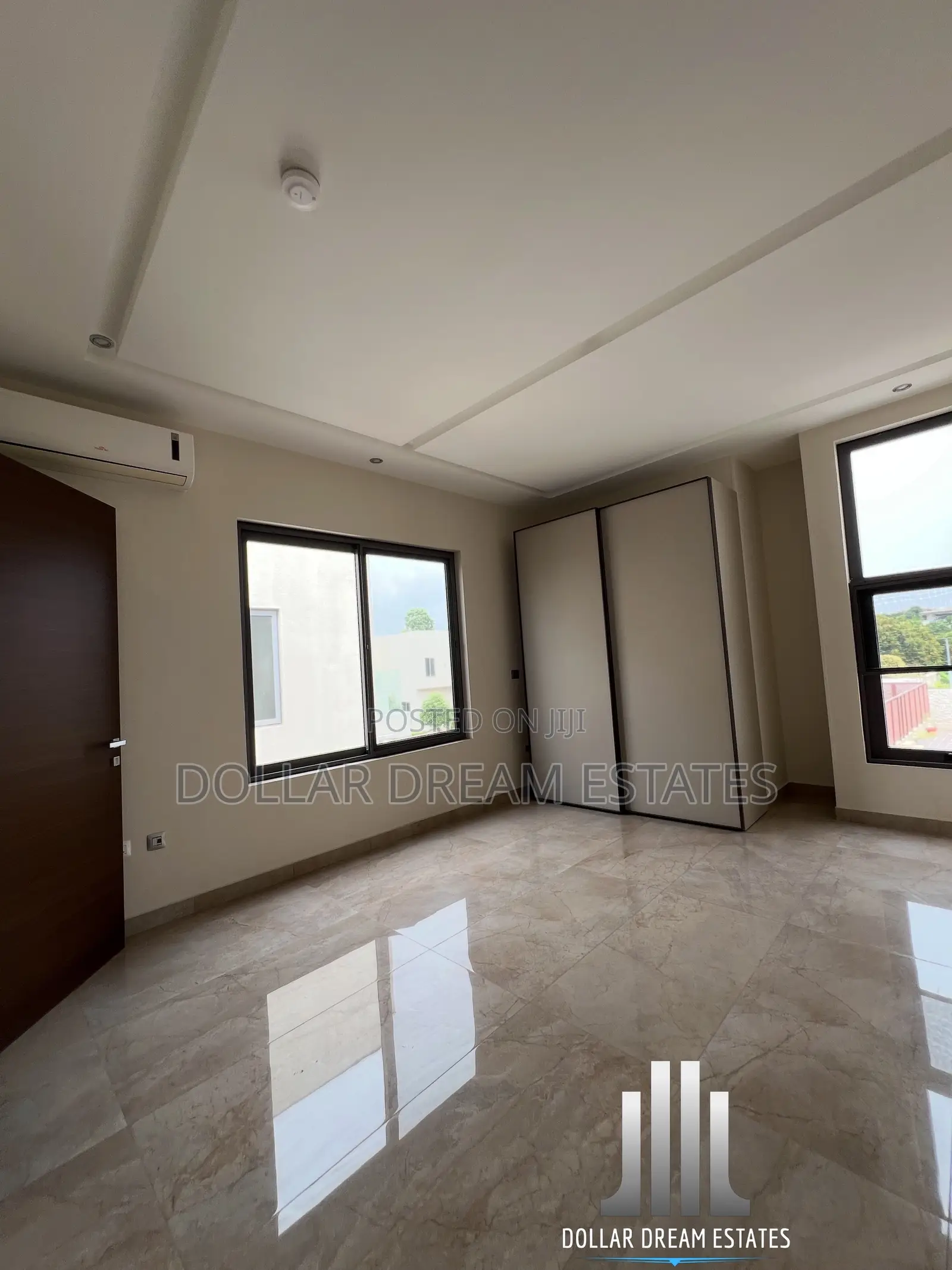 4bdrm Townhouse / Terrace in Airport Residential Area for rent