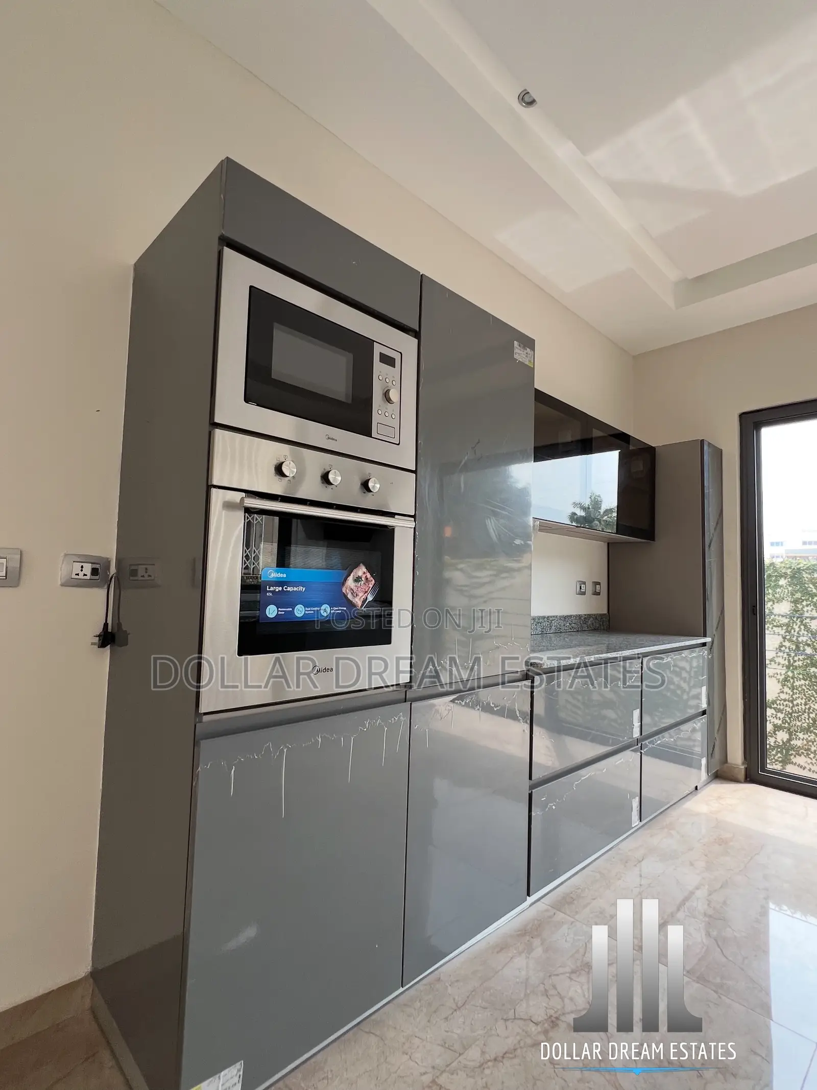 4bdrm Townhouse / Terrace in Airport Residential Area for rent