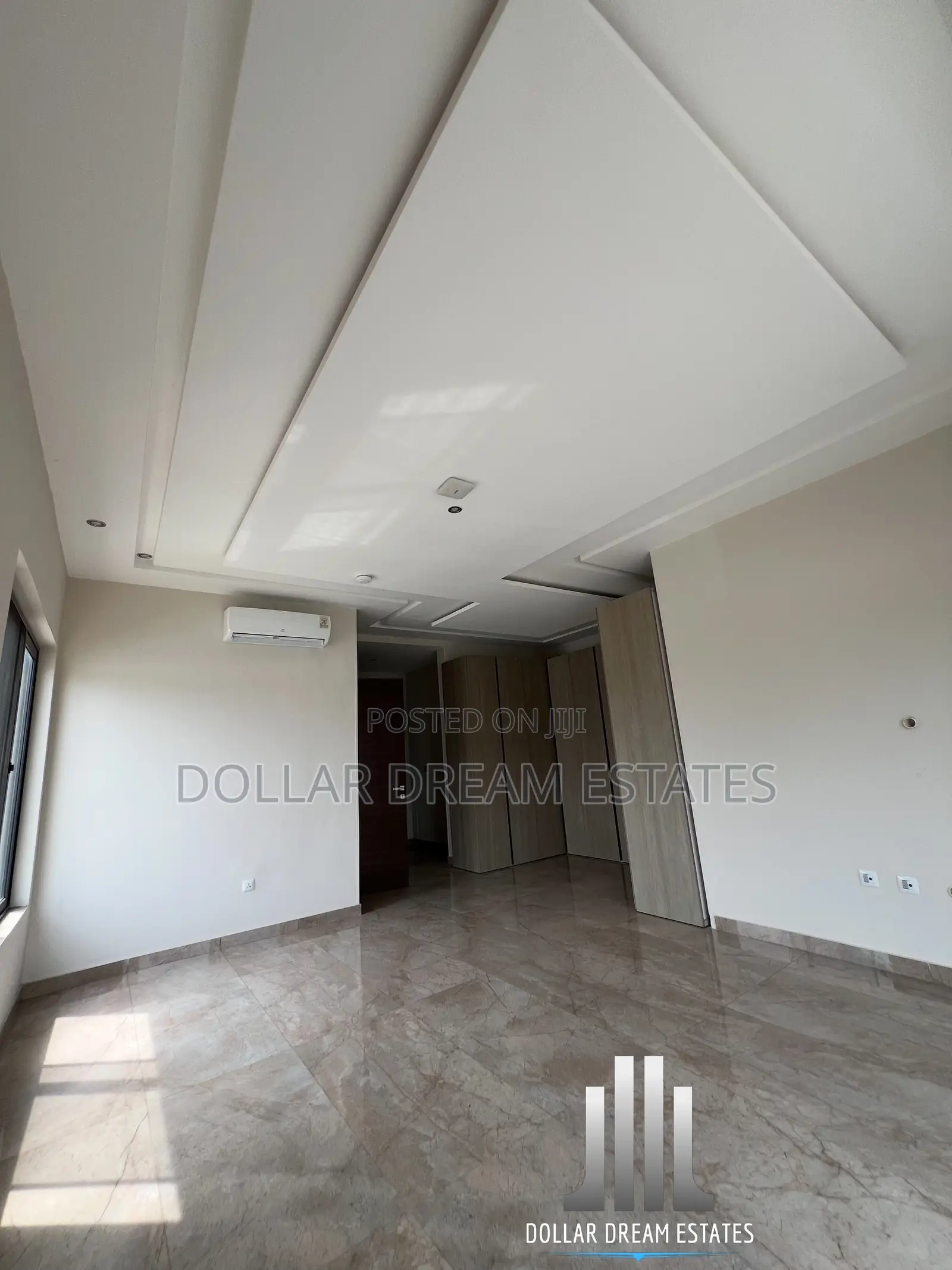 4bdrm Townhouse / Terrace in Airport Residential Area for rent