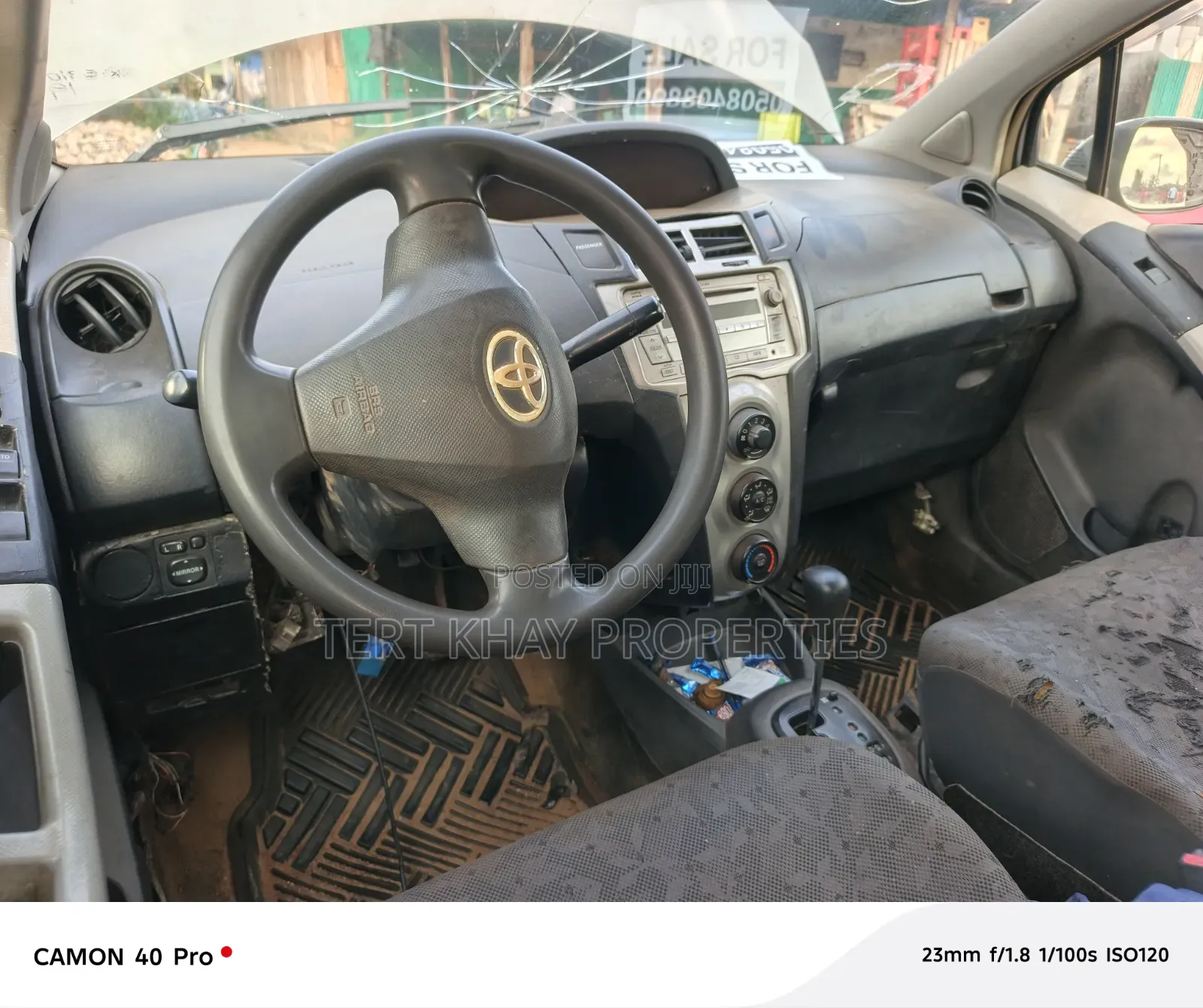 Toyota Vitz 2010 Silver