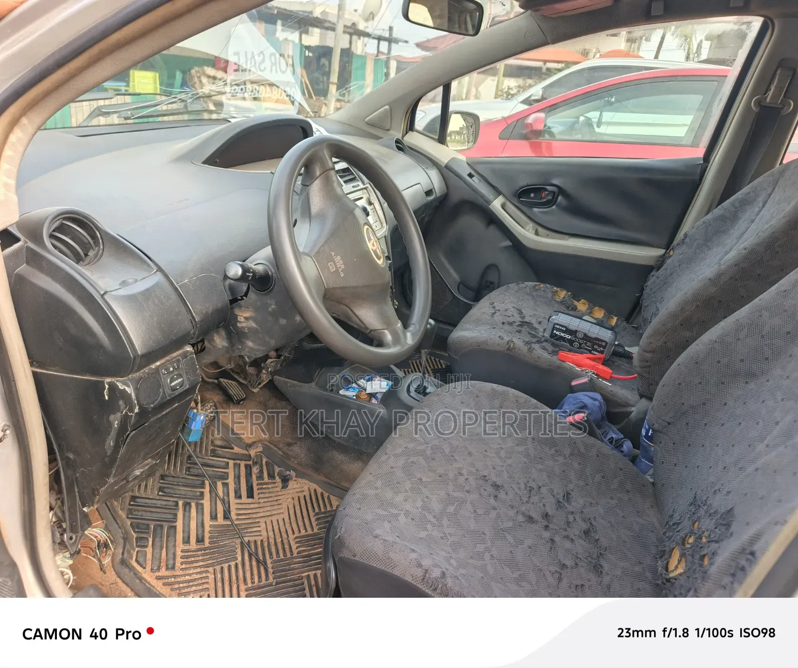 Toyota Vitz 2010 Silver