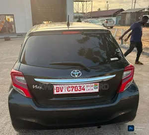 Toyota Vitz 2016 Black