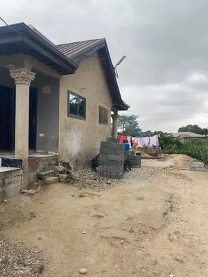 2bdrm House in Pokuase Mayera for sale
