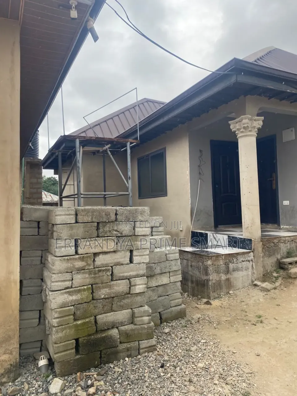 2bdrm House in Pokuase Mayera for sale