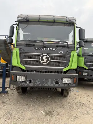 8X4 Tipper Truck
