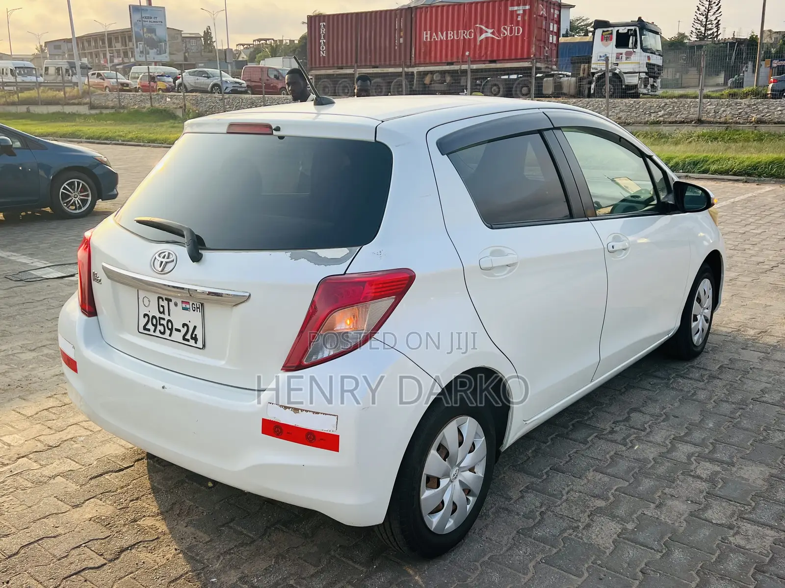 Toyota Vitz 2013 White