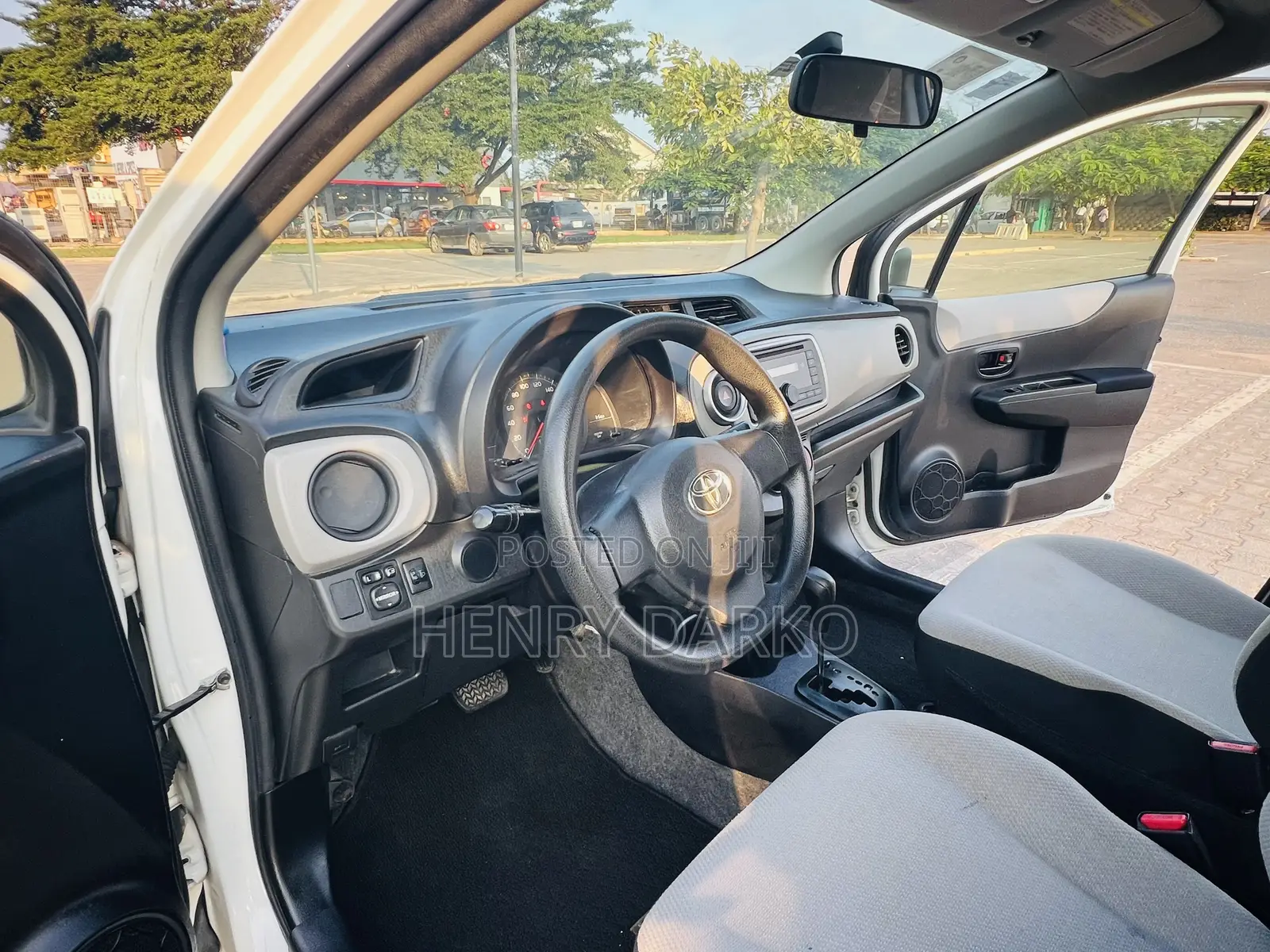 Toyota Vitz 2013 White