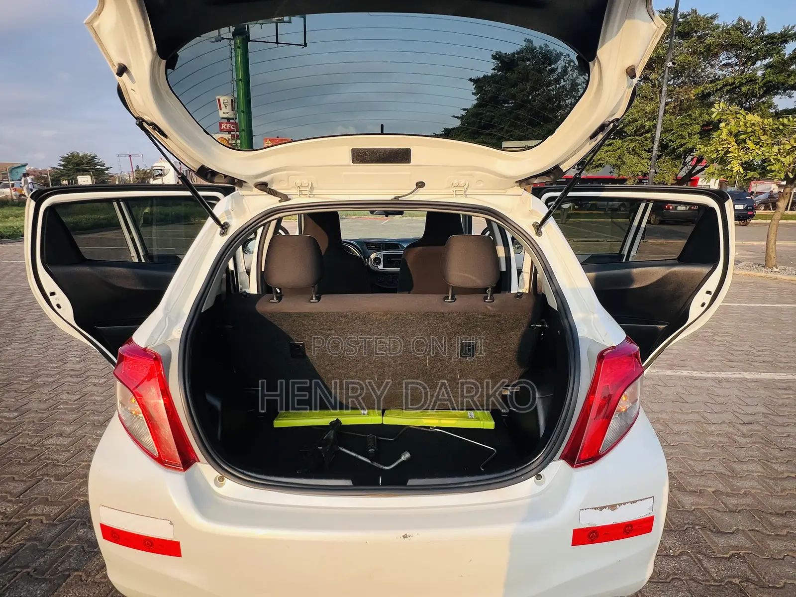 Toyota Vitz 2013 White
