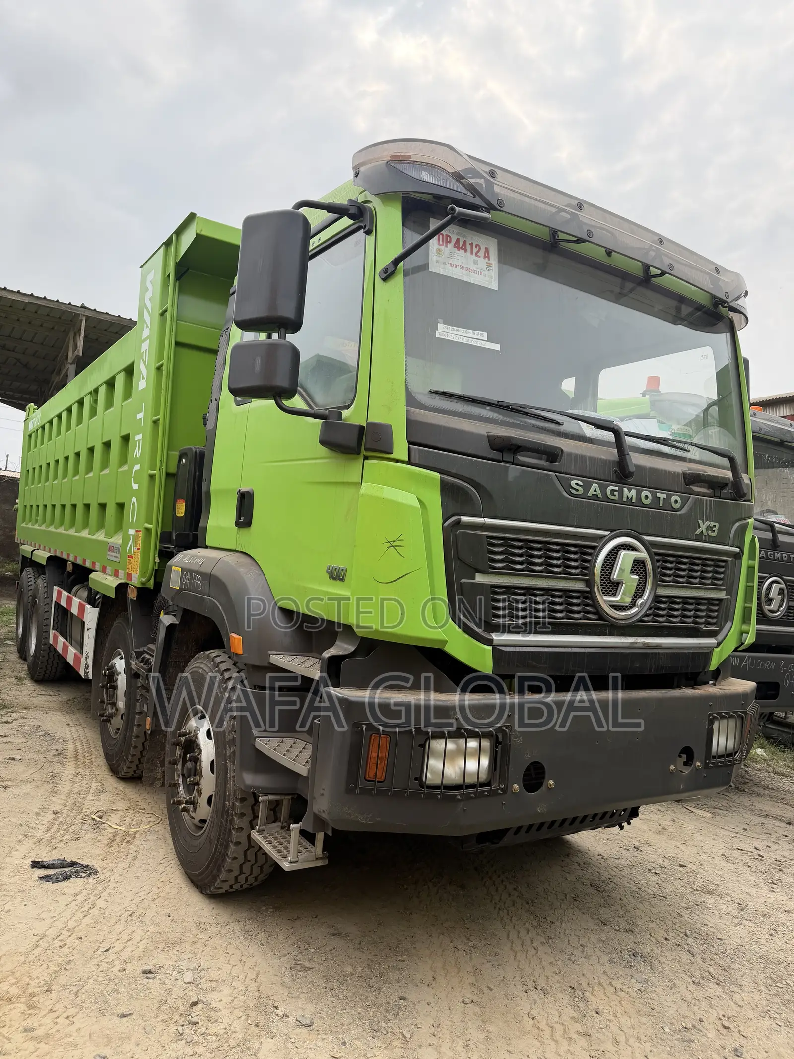 8X4 Tipper Truck
