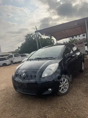 Toyota Vitz 2010 Black