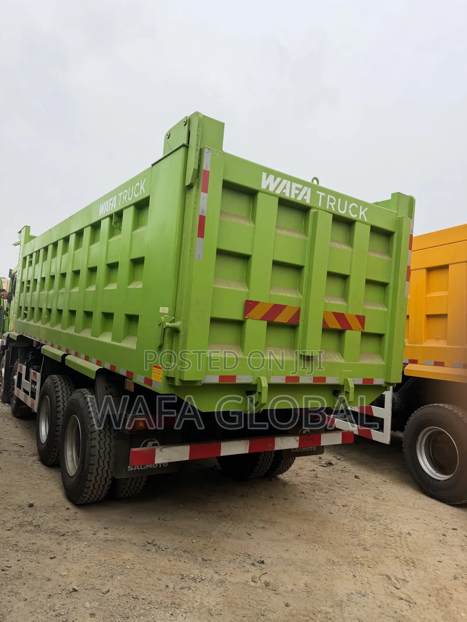 8X4 Tipper Truck