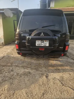 Mitsubishi Pajero 3.0 2012 Black