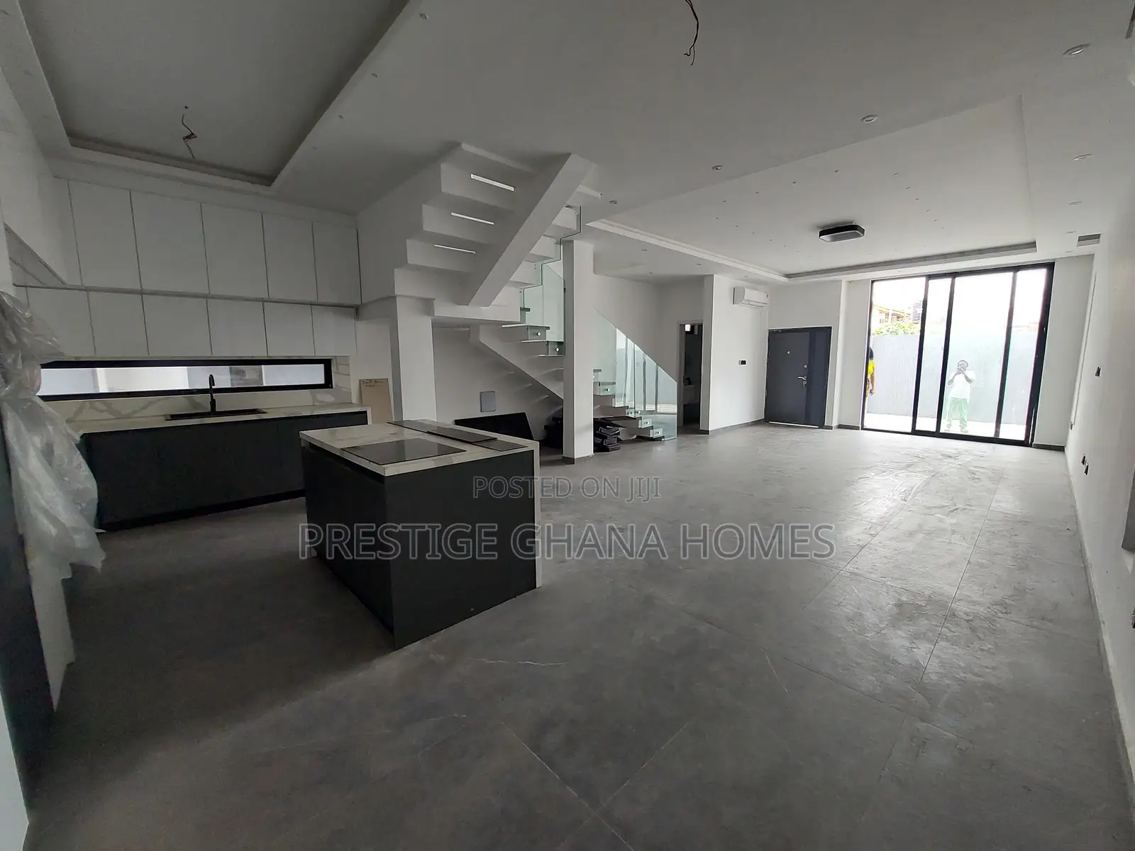 3bdrm Townhouse / Terrace in Dzorwulu for rent