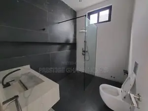 3bdrm Townhouse / Terrace in Dzorwulu for rent