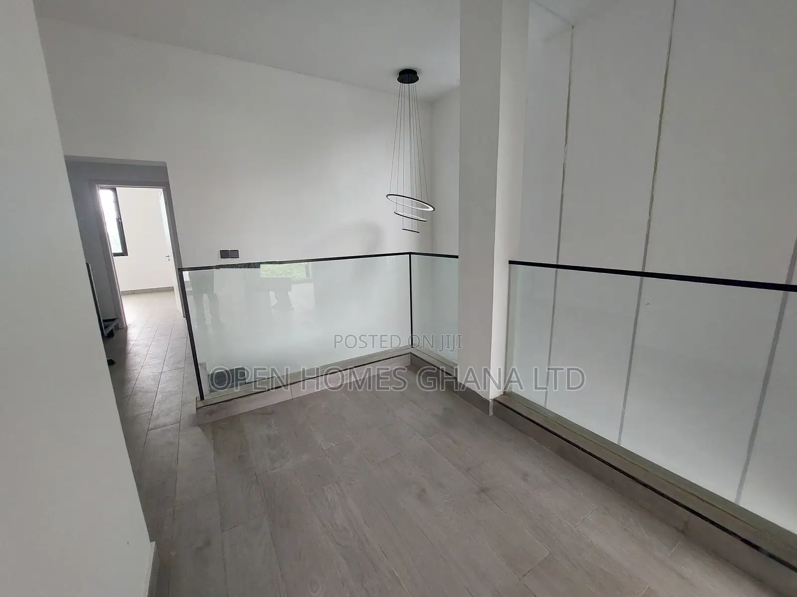 3bdrm Townhouse / Terrace in Dzorwulu for rent