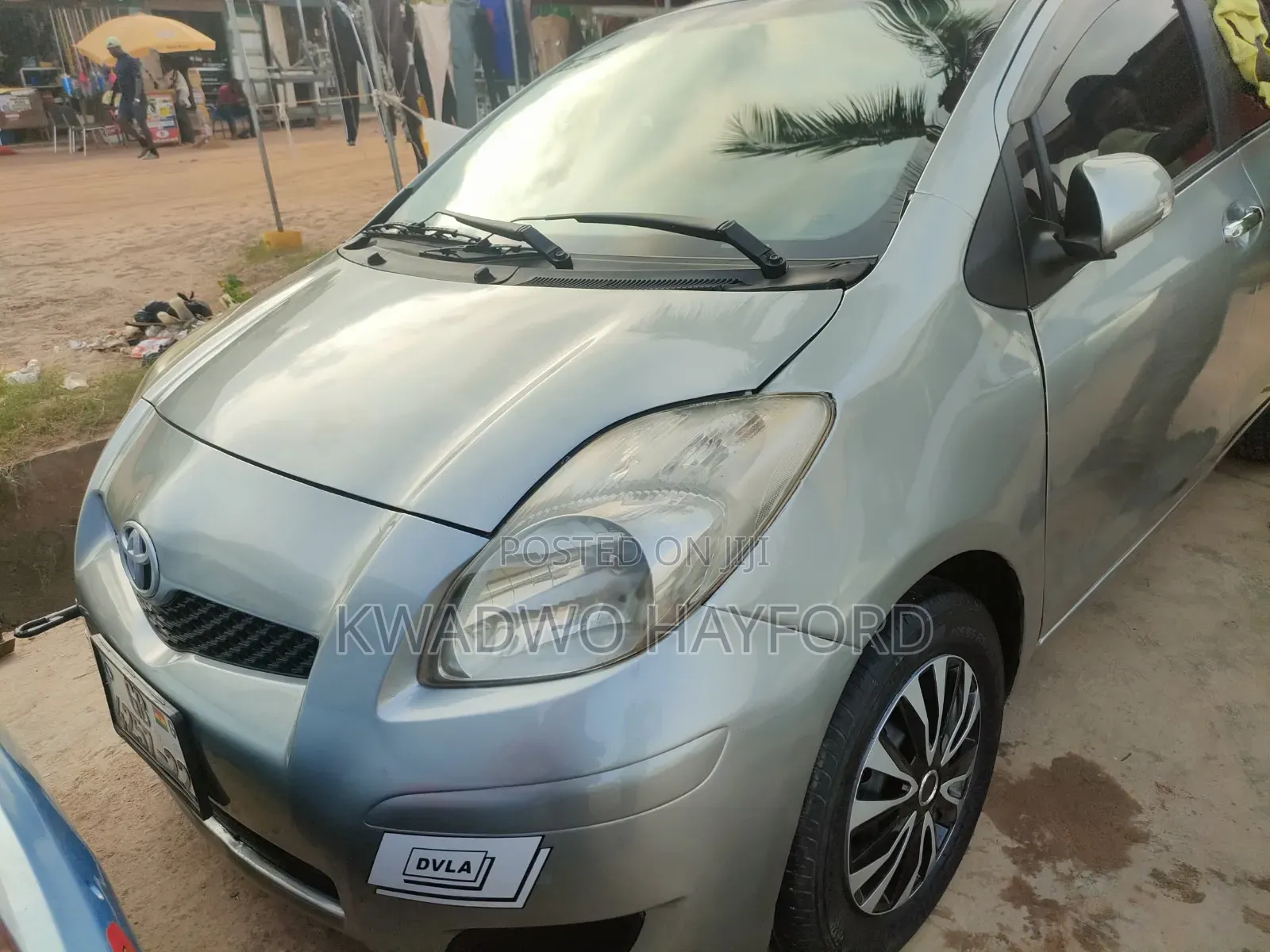 Toyota Vitz 2010 Silver