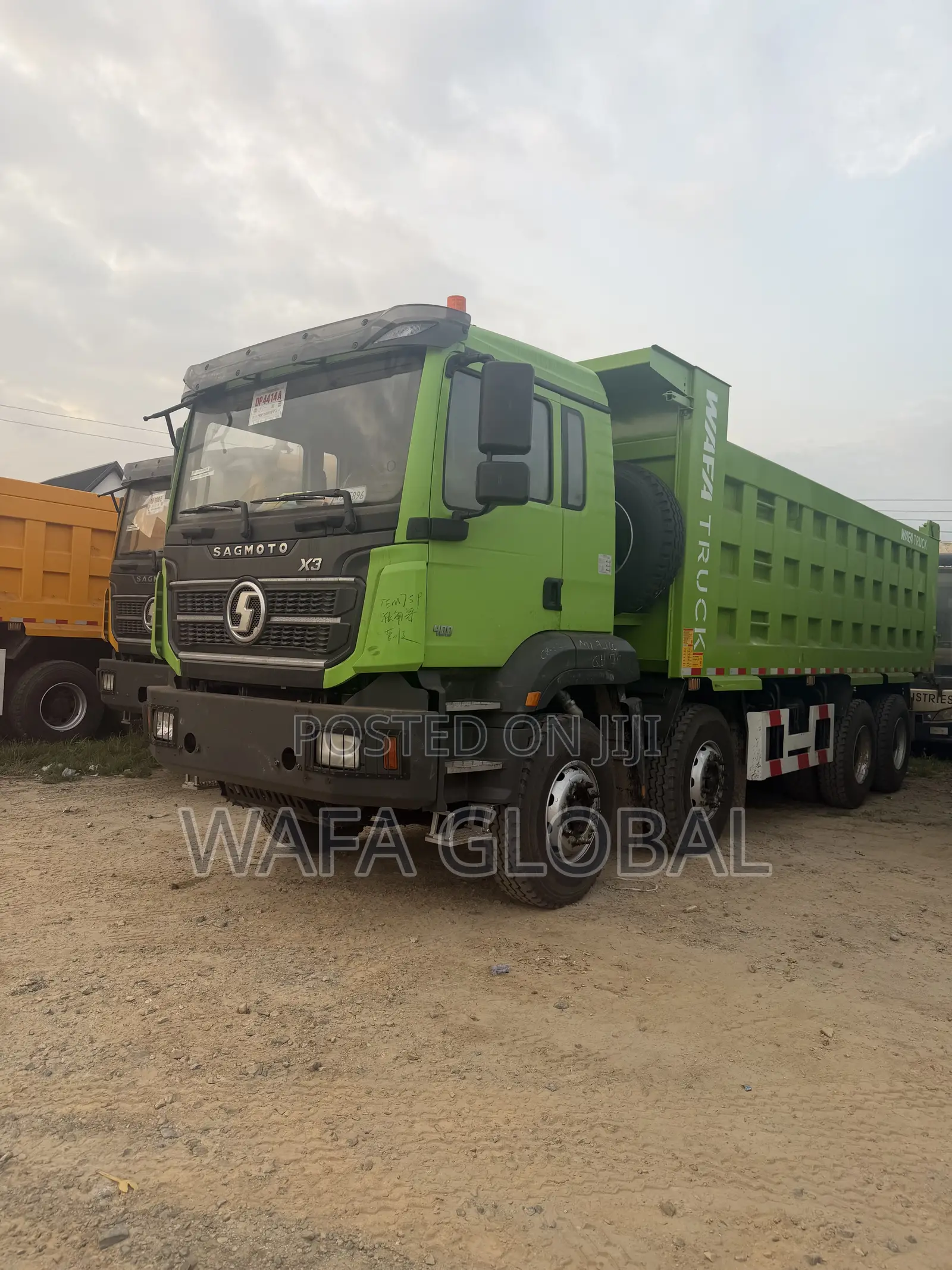 8X4 Tipper Truck