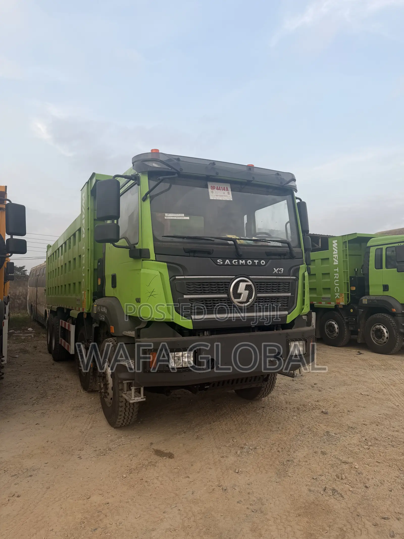 8X4 Tipper Truck