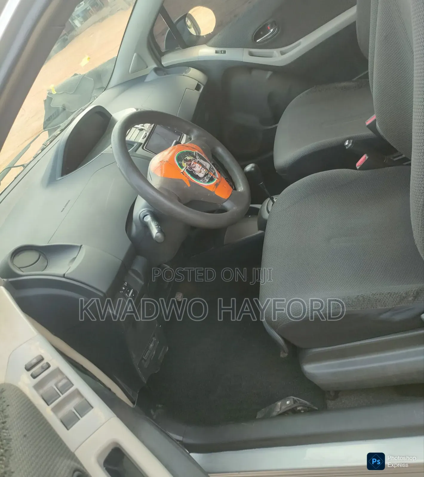 Toyota Vitz 2010 Silver