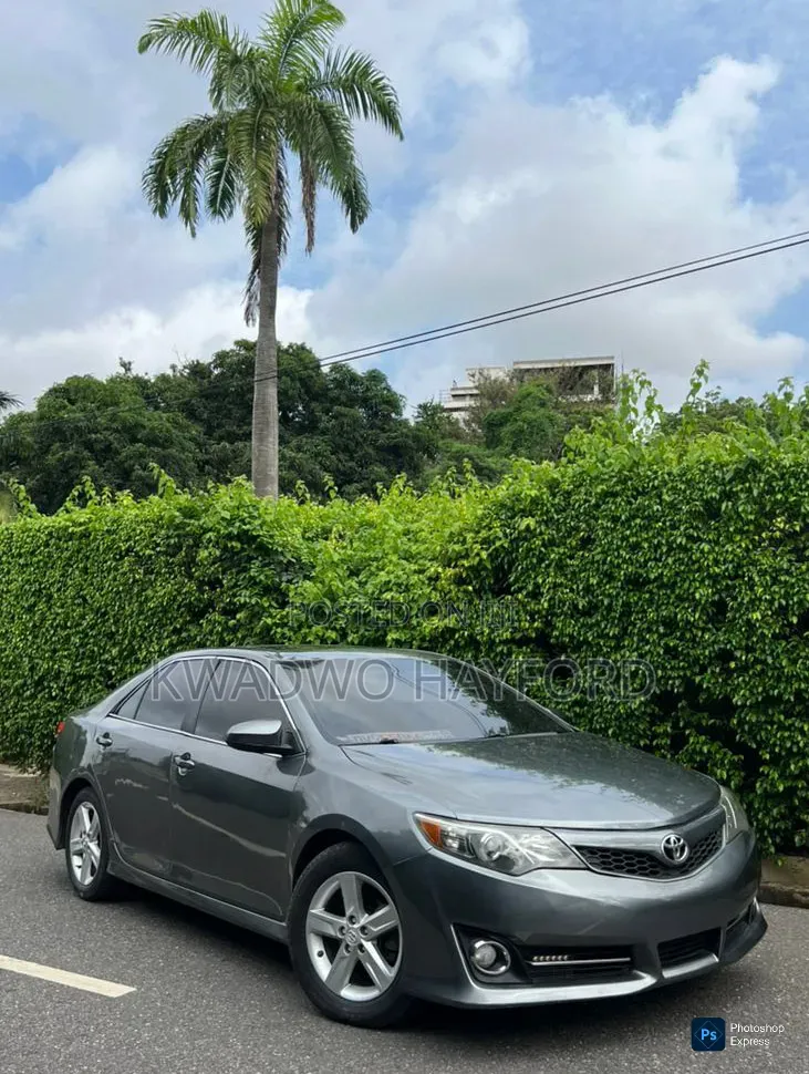 Toyota Camry 2014 Silver