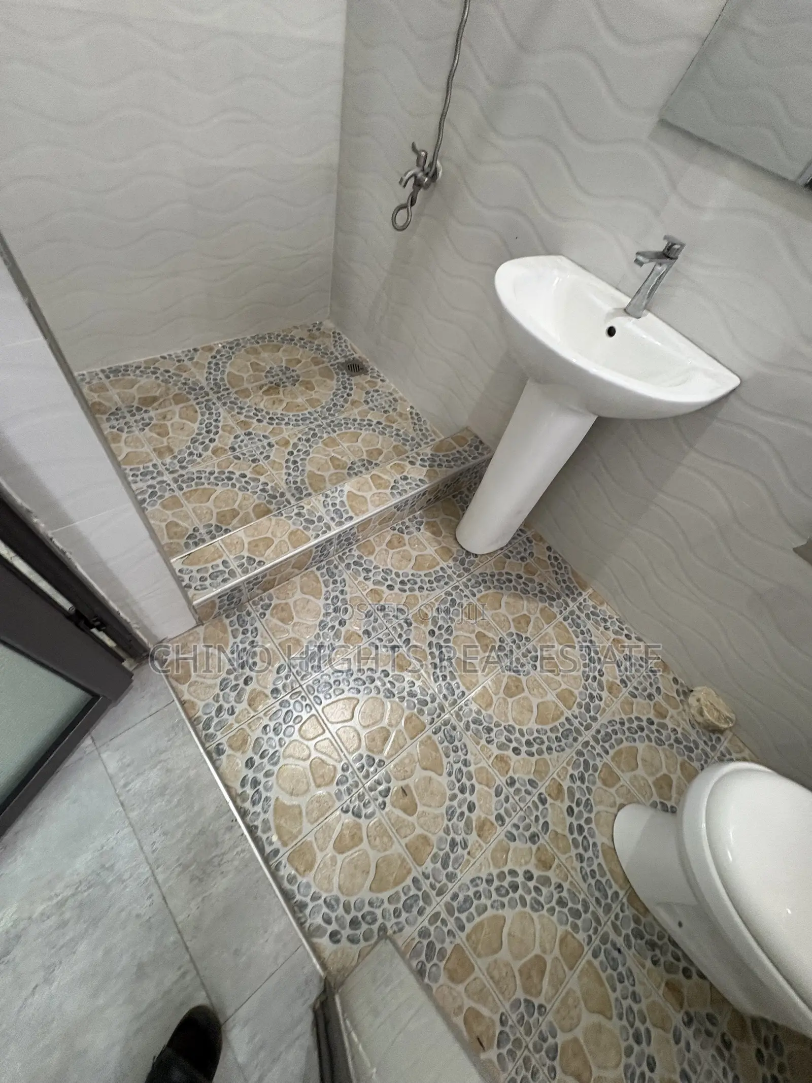 1bdrm Apartment in Emmanuel Estate, Tema Metropolitan for rent